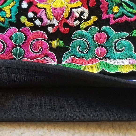 Embroidered ethnic shoulder bag - Picture 7 of 7